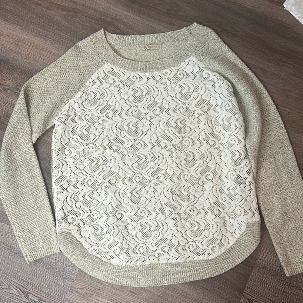 Urban Day Women’s sweater